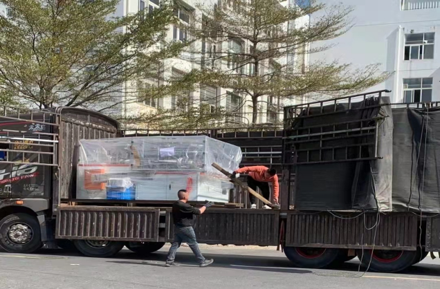 تغيير آلة جديدة لوعاء الورق الأبيض المطبوع
